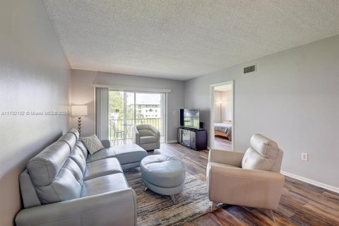 Condo in Boca Raton, Florida, 2 bedrooms  № 1863722 - photo 8
