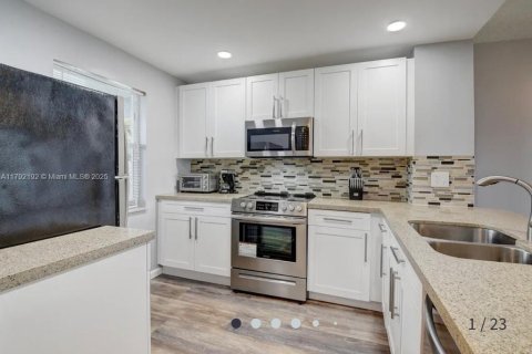 Condo in Boca Raton, Florida, 2 bedrooms  № 1863722 - photo 1