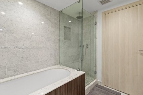 Condominio en venta en Miami, Florida, 1 dormitorio, 77.02 m2 № 2145743 - foto 14