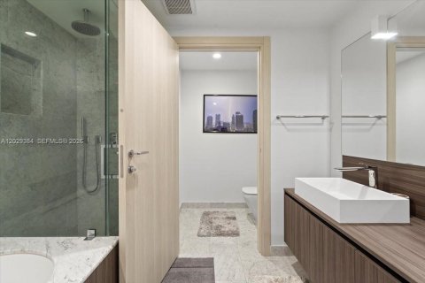 Condominio en venta en Miami, Florida, 1 dormitorio, 77.02 m2 № 2145743 - foto 15