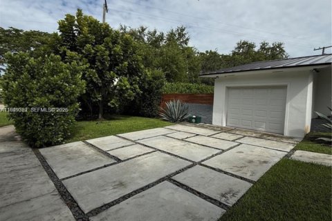Casa en Miami Shores, Florida 3 dormitorios, 157.93 m2 № 2008521