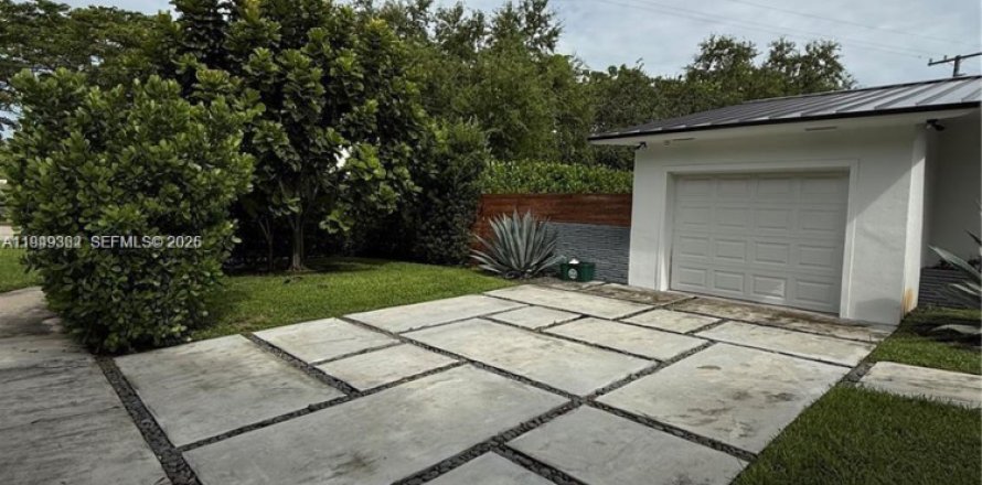 Casa en Miami Shores, Florida 3 dormitorios, 157.93 m2 № 2008521