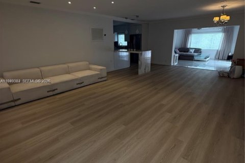 Casa en alquiler en Miami Shores, Florida, 3 dormitorios, 157.93 m2 № 2008521 - foto 3