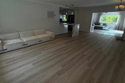 Casa en alquiler en Miami Shores, Florida, 3 dormitorios, 157.93 m2 № 2008521 - foto 19