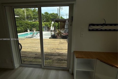 Casa en alquiler en Miami Shores, Florida, 3 dormitorios, 157.93 m2 № 2008521 - foto 25