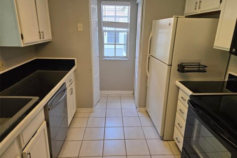 Condo in Casselberry, Florida, 2 bedrooms  № 1854145 - photo 6