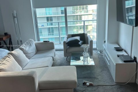 Condominio en alquiler en Miami, Florida, 49.24 m2 № 1753142 - foto 1