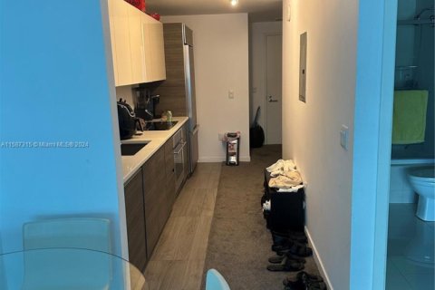 Condominio en alquiler en Miami, Florida, 49.24 m2 № 1753142 - foto 4