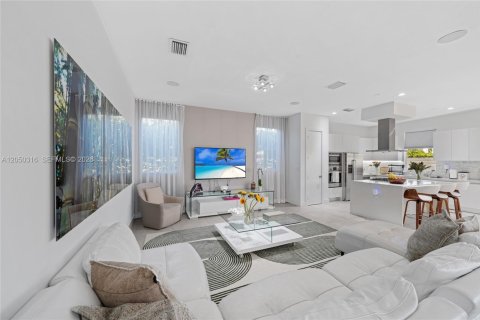 Casa en venta en Doral, Florida, 6 dormitorios, 382.66 m2 № 2246437 - foto 26