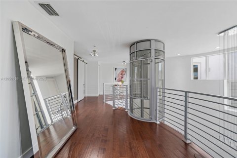 Casa en venta en Doral, Florida, 6 dormitorios, 382.66 m2 № 2246437 - foto 11