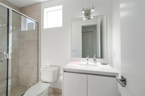 Casa en venta en Doral, Florida, 6 dormitorios, 382.66 m2 № 2246437 - foto 24