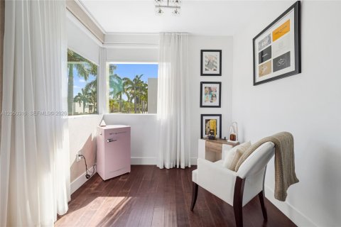 Casa en venta en Doral, Florida, 6 dormitorios, 382.66 m2 № 2246437 - foto 15
