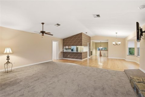Villa ou maison à louer à New Port Richey, Floride: 5 chambres, 195.84 m2 № 2410438 - photo 12