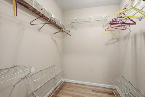 Villa ou maison à louer à New Port Richey, Floride: 5 chambres, 195.84 m2 № 2410438 - photo 24