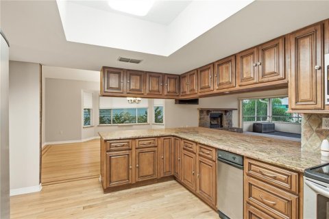Villa ou maison à louer à New Port Richey, Floride: 5 chambres, 195.84 m2 № 2410438 - photo 20