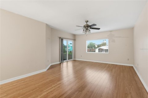 Villa ou maison à louer à New Port Richey, Floride: 5 chambres, 195.84 m2 № 2410438 - photo 22