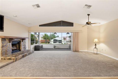 Villa ou maison à louer à New Port Richey, Floride: 5 chambres, 195.84 m2 № 2410438 - photo 8