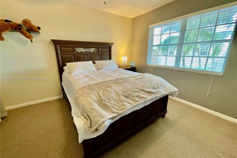 Townhouse in Homestead, Florida 3 bedrooms, 122.72 sq.m. № 1883866 - photo 18
