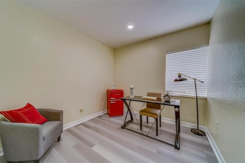 Propiedad comercial en alquiler en Clearwater, Florida, 463.58 m2 № 1915540 - foto 14