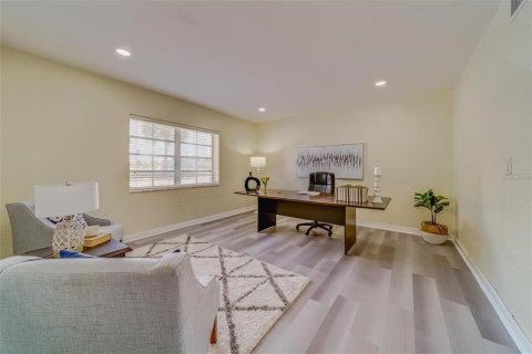 Propiedad comercial en alquiler en Clearwater, Florida, 463.58 m2 № 1915540 - foto 9
