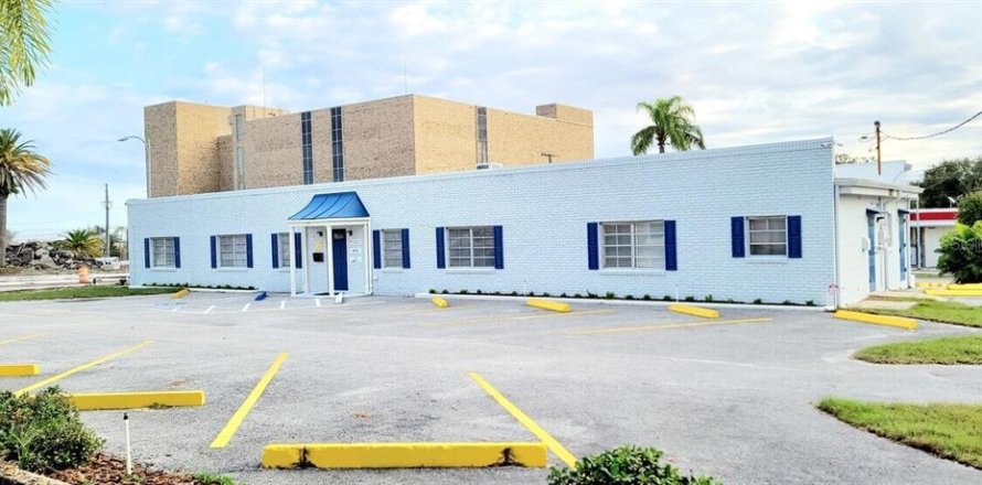 Propiedad comercial en Clearwater, Florida 463.58 m2 № 1915540