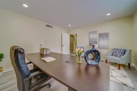 Propiedad comercial en alquiler en Clearwater, Florida, 463.58 m2 № 1915540 - foto 10