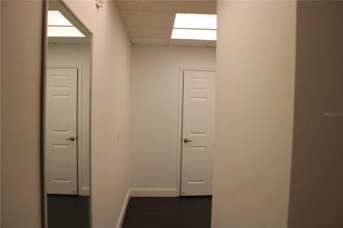 Propiedad comercial en alquiler en Saint Petersburg, Florida, 659.98 m2 № 1534875 - foto 22