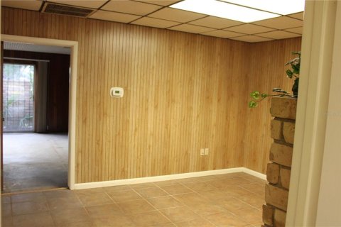 Propiedad comercial en alquiler en Saint Petersburg, Florida, 659.98 m2 № 1534875 - foto 7