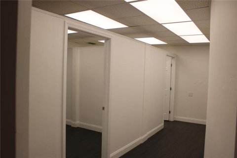 Propiedad comercial en alquiler en Saint Petersburg, Florida, 659.98 m2 № 1534875 - foto 19