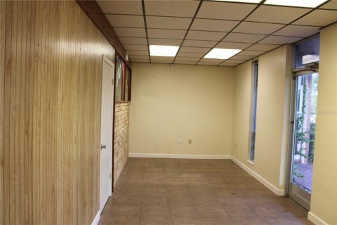 Propiedad comercial en alquiler en Saint Petersburg, Florida, 659.98 m2 № 1534875 - foto 6