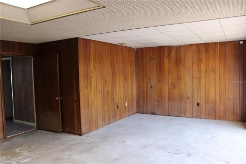 Propiedad comercial en alquiler en Saint Petersburg, Florida, 659.98 m2 № 1534875 - foto 9