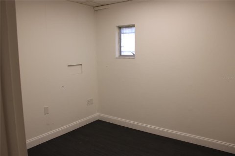 Propiedad comercial en alquiler en Saint Petersburg, Florida, 659.98 m2 № 1534875 - foto 20