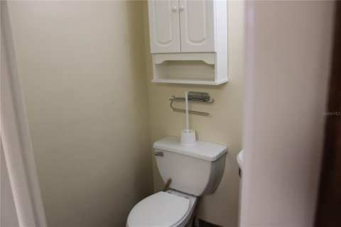 Propiedad comercial en alquiler en Saint Petersburg, Florida, 659.98 m2 № 1534875 - foto 11