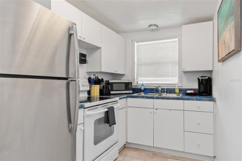 House in Venice, Florida 3 bedrooms, 168.06 sq.m. № 1835322 - photo 29