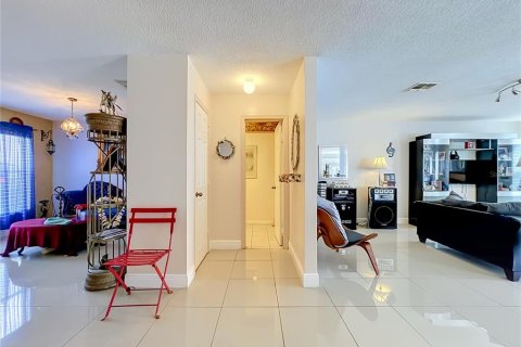House in Orlando, Florida 4 bedrooms, 255.2 sq.m. № 2391113 - photo 19