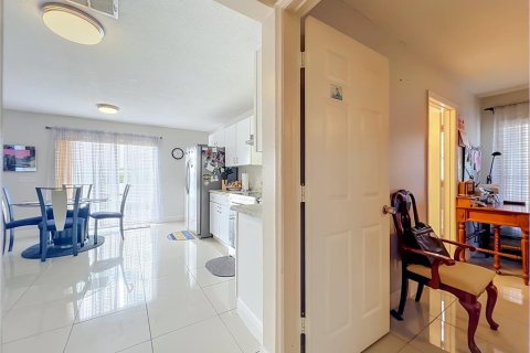 House in Orlando, Florida 4 bedrooms, 255.2 sq.m. № 2391113 - photo 30