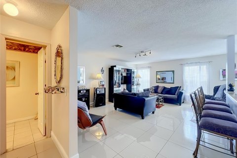 House in Orlando, Florida 4 bedrooms, 255.2 sq.m. № 2391113 - photo 22