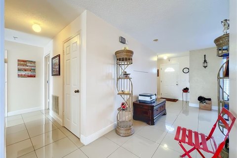 House in Orlando, Florida 4 bedrooms, 255.2 sq.m. № 2391113 - photo 17