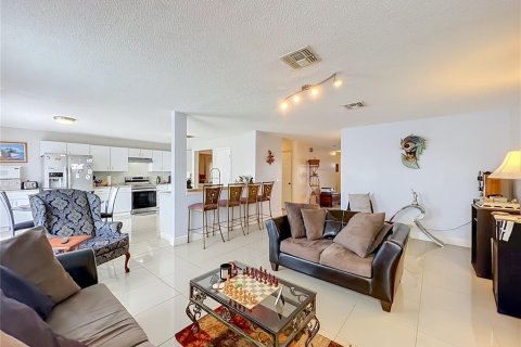 House in Orlando, Florida 4 bedrooms, 255.2 sq.m. № 2391113 - photo 25