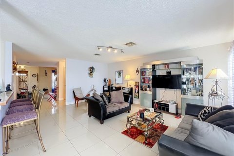 House in Orlando, Florida 4 bedrooms, 255.2 sq.m. № 2391113 - photo 26