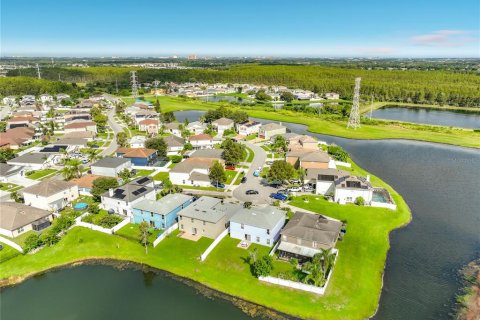 House in Orlando, Florida 4 bedrooms, 255.2 sq.m. № 2391113 - photo 9
