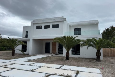 Casa en venta en Pinecrest, Florida, 8 dormitorios, 910.44 m2 № 2054168 - foto 2