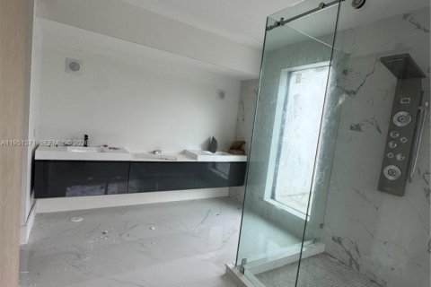 Casa en venta en Pinecrest, Florida, 8 dormitorios, 910.44 m2 № 2054168 - foto 24