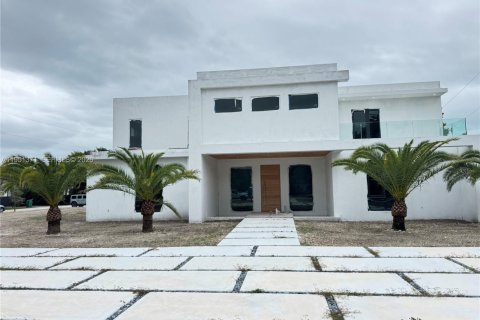 Villa ou maison à Pinecrest, Floride 8 chambres, 910.44 m2 № 2054168