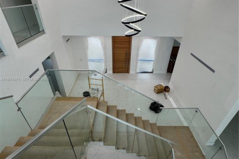 Casa en venta en Pinecrest, Florida, 8 dormitorios, 910.44 m2 № 2054168 - foto 13