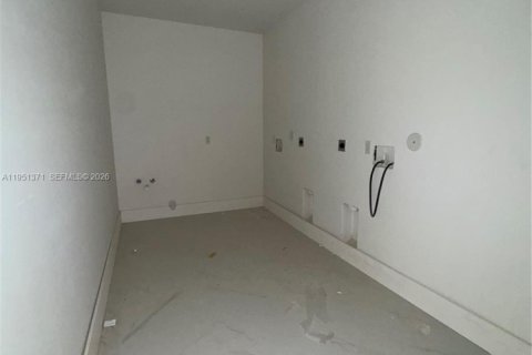 Casa en venta en Pinecrest, Florida, 8 dormitorios, 910.44 m2 № 2054168 - foto 16