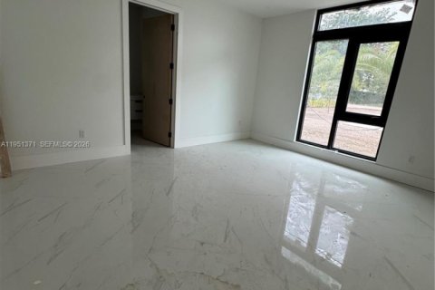 Casa en venta en Pinecrest, Florida, 8 dormitorios, 910.44 m2 № 2054168 - foto 22