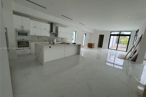 Casa en venta en Pinecrest, Florida, 8 dormitorios, 910.44 m2 № 2054168 - foto 18
