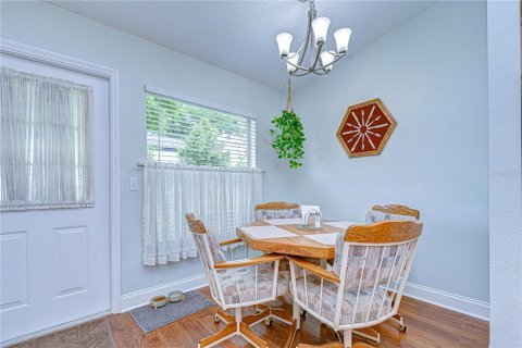 Villa ou maison à vendre à Zephyrhills, Floride: 2 chambres, 111.58 m2 № 2099085 - photo 28