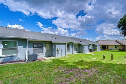 Villa ou maison à vendre à Zephyrhills, Floride: 2 chambres, 111.58 m2 № 2099085 - photo 8